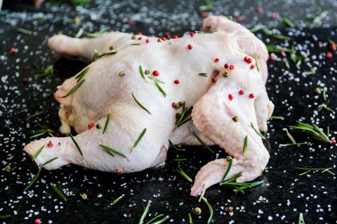 Pollo entero fresco - Productos Distrivolivar